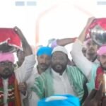അപ്പത്തിന്റെ ഉത്സവത്തിനിടെ സ്വർണ്ണക്കുളത്തിൽ അപ്പം ഉപേക്ഷിച്ച എംഎൽഎ!