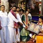 గిరిజన కాలనీ పాఠశాల విద్యార్థులకు ఉచిత విద్యా సామగ్రి పంపిణీ