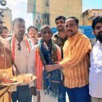 అభివృద్ధి పేరుతో కోల్పోతున్న మానవీయ విలువలు చిటికెన వేలు’ నాటికతో ఆలోచింపజేసిన కళాకారులు