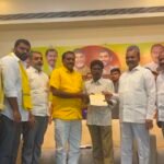 మండల అధ్యక్షుడు గజ్జల రాజు ఆధ్వర్యంలో కాంగ్రెస్ కార్యాలయంలో వైఎస్‌కు ఘన నివాళులు