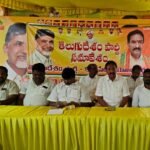 మత్స్యకార సంఘాల వివాదానికి అధికారుల జోక్యంతో పరిష్కారం