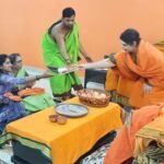 ప్రభుత్వ హాస్టల్ విద్యార్థులకు ఉచిత విద్యాసామగ్రి , దుస్తుల పంపిణీ