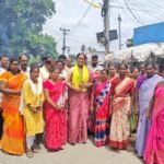 నందిపాడు వద్ద మినీ వ్యాన్ బోల్తా.. ఒకరు మృతి, 9 మందికి తీవ్ర గాయాలు