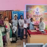 భార్యపై భర్త కత్తితో దాడి* *ఏన్కూరు పోలీస్ స్టేషన్ లో ఘటన* *తీవ్రంగా గాయపడిన మహిళ* *ఖమ్మం ప్రభుత్వ ఆసుపత్రికి* *తరలింపు కేసు నమోదు చేసిన పోలీసులు