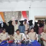 ప్రత్యేక టెట్ నిర్వహణ చేయాలని వినతి పత్రం అందిస్తున్న రికగ్నైజ్డ్ ఉపాధ్యాయ పండిత పరిషత్తు రాష్ట్ర గౌరవ అధ్యక్షులు