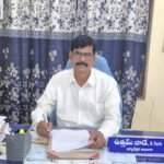 రోడ్డు ని పట్టించుకొని రావణ శాఖ అధికారులు