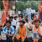 మొండిగౌరెల్లిలో రెండో రోజు నిరాహార దీక్ష