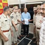 జీవో నెంబర్ 103 ని రద్దుచేయాలని కోరుతూ మంత్రి ఫరూక్ కు వినతిపత్రం అందజేసిన… ఉమ్మడి కర్నూలు జిల్లా సర్కిల్ ఇన్స్పెక్టర్లు.