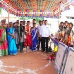 సర్పంచ్ ఆధ్వర్యంలో ఇంటింటికి మొక్కల పంపిని
