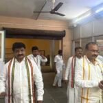 శ్రీకాళహస్తి ఏరియా ఆసుపత్రికి రెండు ‘తల్లి-బిడ్డ ఎక్స్‌ప్రెస్’ వాహనాలను పరిశీలించిన గరికపాటి రమేష్