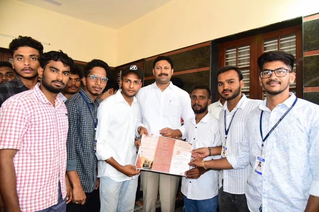 ప్రజలతో మమేకమైన ఎంపీ వైఎస్ అవినాష్ రెడ్డి గారు
