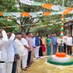 సీతారామపురంలో హైవేపై పశువుల దాడి, మహిళకు తీవ్ర గాయాలు