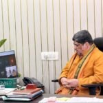 రక్షాబంధన్ వేడుకల్లో ట్రాఫిక్ పోలీసులు సిరిసిల్ల