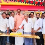 బిజినేపల్లి : పెళ్లికి ఆర్థిక సహాయం అందించిన సర్పంచ్‌ మునీందర్‌