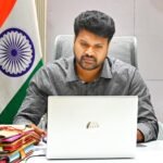 శ్రావణ శోభలో లక్ష్మీదేవి అమ్మవారి దివ్య అభిషేకం