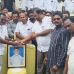 దువ్వాడలో రోడ్డు పక్కన గుట్టలుగా నిషేధిత పాన్ మసాలా ప్యాకెట్లు కల్తీ కోసం తెచ్చినవా.. ఎక్స్‌పైరీ అయినవా? ప్రజల ఆరోగ్యంతో చెలగాటం.. అధికారులు స్పందించాలంటున్న స్థానికులు