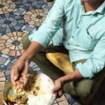 ఖానాపూర్ మండలానికి చెందిన వెంగళ లక్ష్మీ మృతదేహానికి నివాళులర్పించిన. ఖానాపురం సర్పంచ్ దాసరి రమేష్.