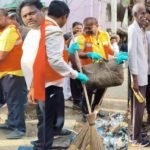 తవ్విన రోడ్లతో ప్రజలకు తిప్పలు