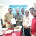 కుక్కకాటుకు గురైన బాధితులకు ఎంపీడీవో పరామర్శ