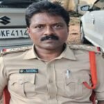 మాజీ ఏజీపీ సతీమణికి రూ.70 వేల సీఎంఆర్ఎఫ్ చెక్కు..