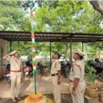స్వాతంత్ర్య దినోత్సవం సందర్భంగా గాంధీ విగ్రహానికి గోళ్ళ రాజేష్ ఘన నివాళి