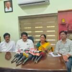 నేరపల్లి ప్రభుత్వ పాఠశాలలో విద్యార్థులకు బూట్ల పంపిణీ విద్యార్థుల సంక్షేమమే ప్రభుత్వ లక్ష్యం: సర్పంచ్ గొద్దెండ్ల హేమలత శ్రీహరి