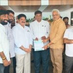 శ్రీ సత్య సాయి ట్రస్ట్ ఆధ్వర్యంలో విద్యార్థులకుయూనిఫామ్, ఆట సామాగ్రి పంపిణీ