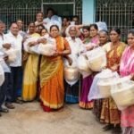బంగారు నగలపై కన్ను.. మహిళలు అప్రమత్తంగా ఉండాలి పొదలకూరు: శ్రావణమాసం సందర్భంగా శుభకార్యాలు,
