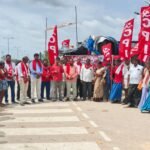 ఏటికొప్పాక లక్కబొమ్మల కళకు చాగంటి నీరాజనం.. కళాకారుల కోసం ప్రత్యేకంగా వస్తానని హామీ