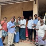 మనసున్న మహారాజులు.. సొంత ఖర్చులతో కల్వర్టుకు మరమ్మతులు*