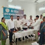 ఫార్మేటివ్ అసెస్మెంట్ పరీక్షలను పరిశీలించిన ఎంఈఓ