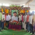 ప్రజల ఆరోగ్యం పట్ల అధికారుల నిర్లక్ష్యం తగదు..! కుమ్మరి కుంటలో చెత్త, దుర్వాసనతో కాలనీవాసుల ఆందోళన