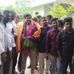 నూతన వధూవరులకు ఆశీస్సులు: చేజర్ల సుధాకర్‌రావు,