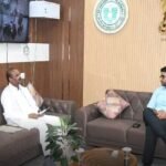 శ్రీశైలం అన్నదాన సత్రంలో కుటుంబం ఆత్మహత్య..