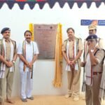 B R S కార్యాలయం లో ఘనంగా మనోహర్ జన్మదిన వేడుకలు