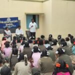 ఎన్టీఆర్ భరోసా పింఛన్ల పంపిణీ-లబ్ధిదారుల ఇళ్లకు వెళ్లిన తెదేపా రాష్ట్ర కార్యదర్శి