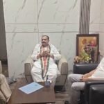 ప్రధాన రహదారిపై మట్టి తొలగింపు
