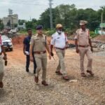 మున్నేరు ఉధృతి నేపథ్యంలో అప్రమత్తమైన పోలీస్ కమిషనర్.. పాత వంతెనపై ద్విచక్ర వాహనాలకు తాత్కాలిక అనుమతి