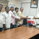 శిథిలావస్థలో అంగన్వాడీ కేంద్రం.. చిన్నారులకు ప్రమాదం పొంచి ఉందా?