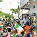 రాజీవ్ గాంధీ విగ్రహం వద్ద జాతీయ జెండా ఆవిష్కరణ
