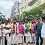 స్వాతంత్ర్య దినోత్సవం నాడు చిన్నారికి వీల్‌చైర్‌ బహుకరణ