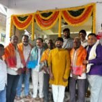 ఫీజు బకాయిలపై యువ మోర్చా ఆగ్రహం – రాస్తారోకో*