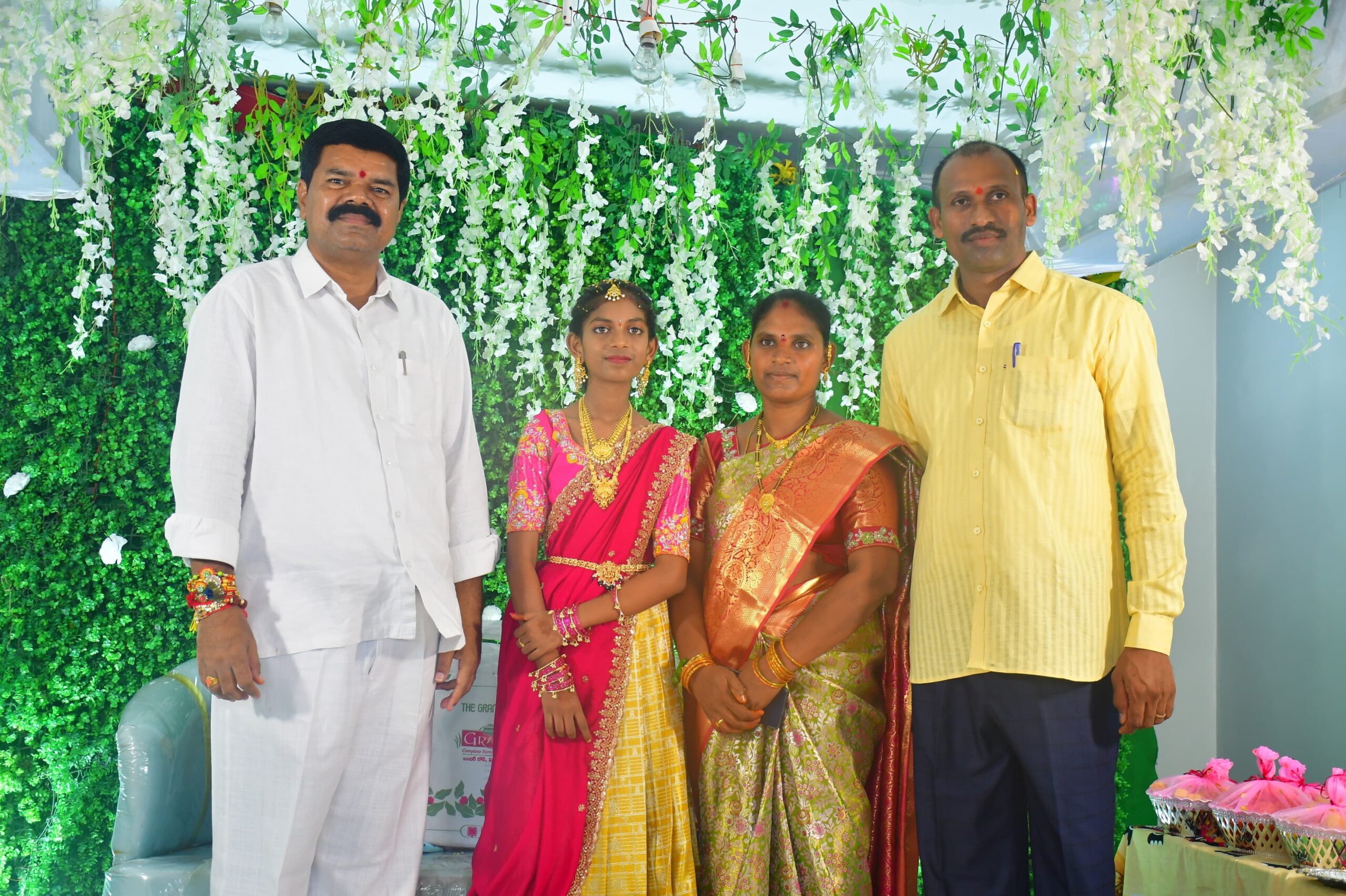 ఎమ్మెల్యే పాయం సందడి.. గృహప్రవేశ వేడుకల్లో పాల్గొన్న పాయం