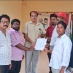 రక్తదాన శిబిరానికి విశేష స్పందన.. భారీగా తరలివచ్చిన జర్నలిస్టులు.. ముఖ్య అతిథులుగా హాజరైన సబ్ కలెక్టర్ హెచ్ ఎస్ భావన, టిడిపి ఇన్చార్జ్ చమర్తి, జనసేన పార్లమెంటు ఇంచార్జ్ యల్లటూరి