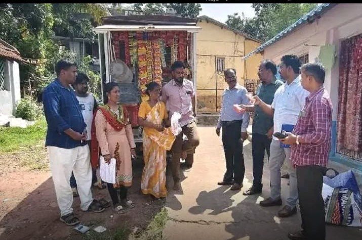 వైఎస్ఆర్ కాంగ్రెస్ పార్టీ నాయకుడు రాంభూపాల్ రెడ్డి ఆదేశాల మేరకు మేరకు మాజీ సర్పంచి పత్తిపాటి ధర్మరాజు గారు సహాయం
