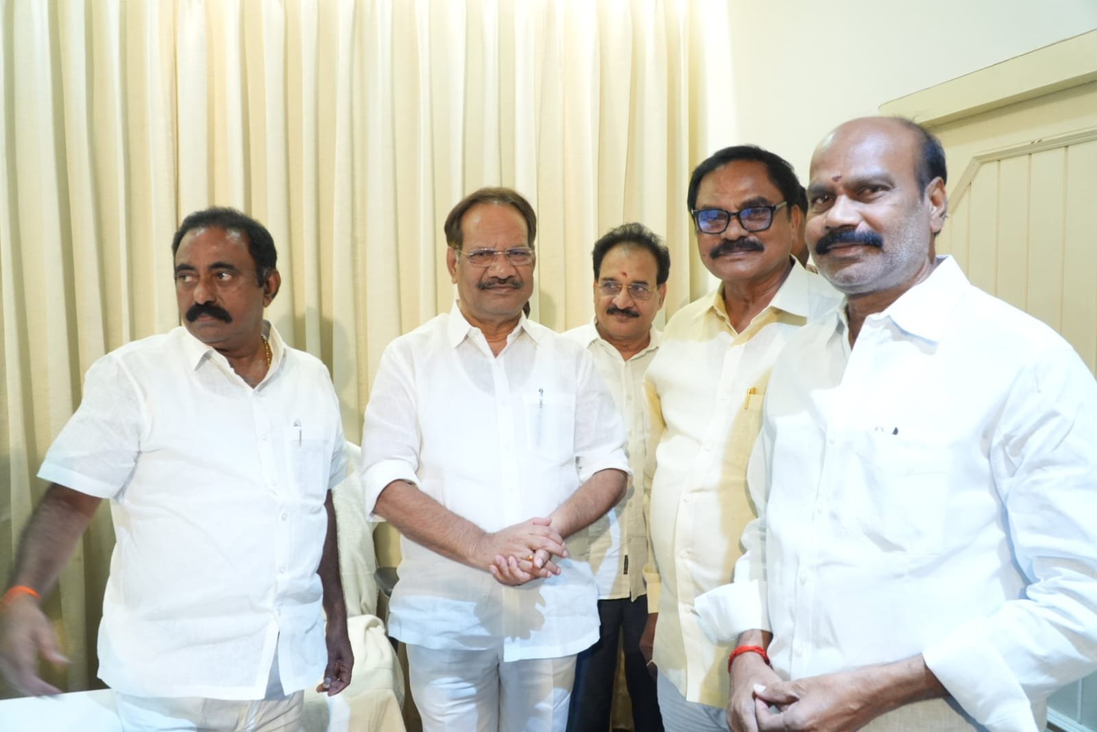 పాలగుమ్మిలో ప్లాస్టిక్‌కు చరమగీతం.. స్టీల్ పాత్రల వినియోగానికి శ్రీకారం
