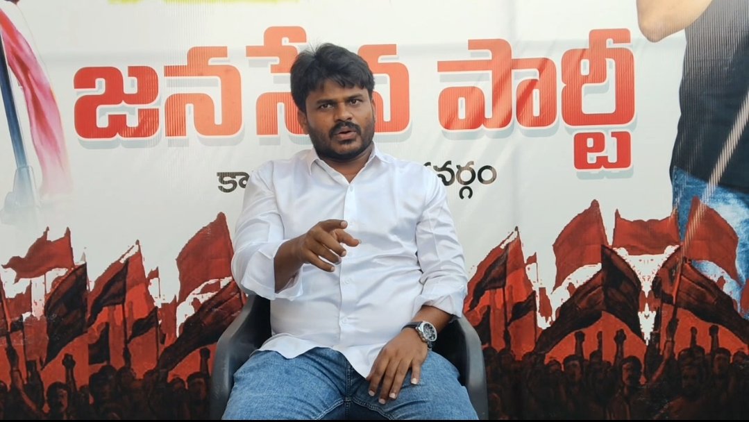 ప్రతి సంవత్సరం వినాయక చవితికి అన్నదానానికి రంగా కుటుంబం విరాళం. పెద్ద లడ్డు, చిన్న లడ్డు, పంచ, శాలువా, కలశం ఒకే కుటుంబ సభ్యులు కైవసం