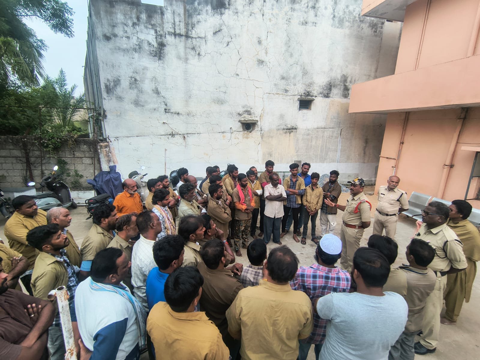 కుసుమంచి: కాలనీవాసుల సమస్యలపై ప్రజావాణిలో వినతి