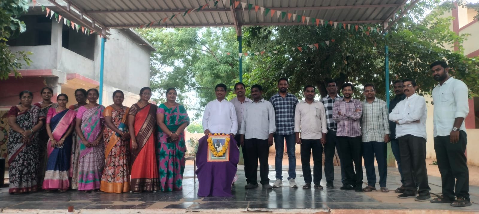 డాక్టర్ లక్ష్మి నారాయణ శెట్టిను పరామర్శించిన ఎమ్మెల్యే దంపతులు*