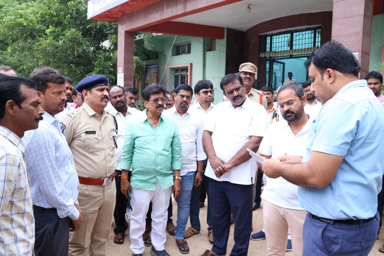 Lockdown arrangements should be made for Minister Ponguleti Srinivasa Reddy’s district visit: District Collector Sandeep Kumar Jha